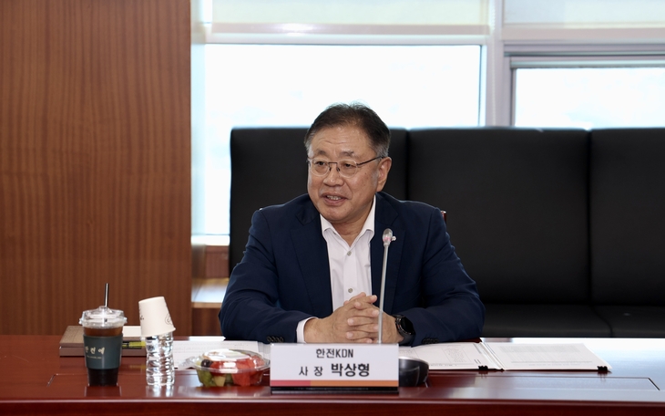 박상형 한전KDN 사장이 24일 전남광주통합특별시에 위치한 본사에서 협력사 대표들에게 인사말을 전하고 있다. 사진=한전KDN