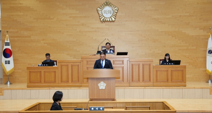 신안군의회, 민생안정·군 공항 대응 조례 의결