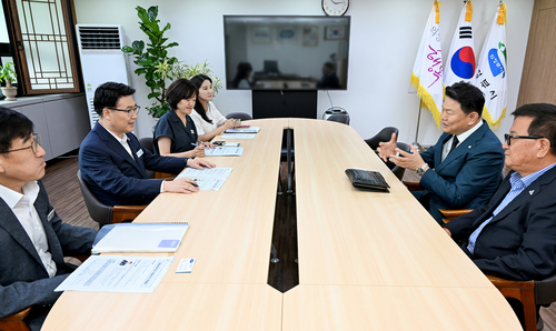 김원기 의정부시장 26일 ㈜운트바이오 관계자들과 글로벌 사업 추진 현황과 지역 바이오산업 발전 협력 방안 논의