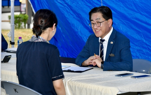이기형 김포시장 28일 오후 6시부터 8시까지 김포골드라인 구래역 광장에서 이동시장실 첫 회차 운영