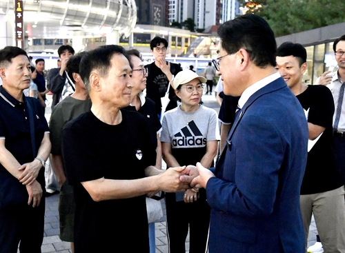 이기형 김포시장 28일 오후 6시부터 8시까지 김포골드라인 구래역 광장에서 이동시장실 첫 회차 운영