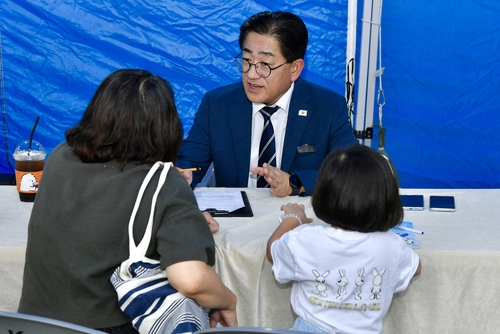 이기형 김포시장 28일 오후 6시부터 8시까지 김포골드라인 구래역 광장에서 이동시장실 첫 회차 운영