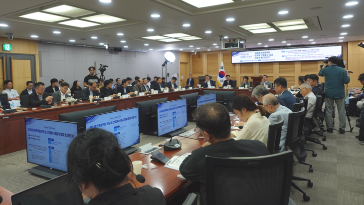 31일 서울 여의도 국회 의원회관에서 국회물포럼과 국가물관리위원회가 주최한 '제36차 토론회'에서 토론이 진행되고 있다. 사진=이현진 기자