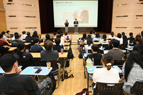 김원기 의정부시장 27일 '의정부시 사회복지사 보수교육' 현장 응원 방문