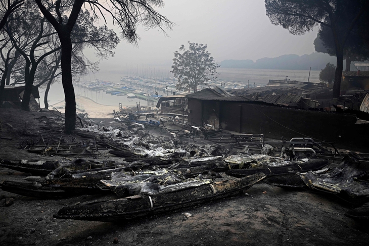 TOPSHOT-SPAIN-WILDFIRE-EMERGENCY-CLIMATE