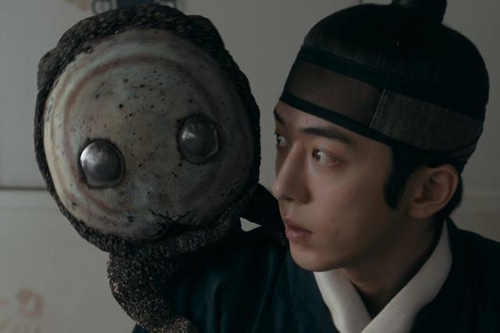 폭염에 커진 ‘집콕 소비’…OTT 플랫폼 이용자 경쟁 후끈
