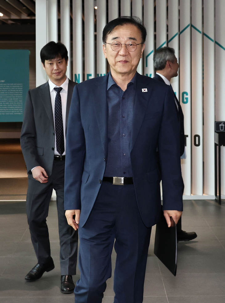 간담회장 향하는 김윤덕 장관