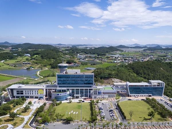 판로 막힌 정원수…신안군, 해법 찾는다