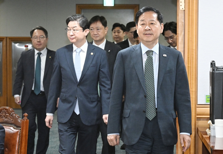 구윤철 부총리, 시장상황점검회의 참석