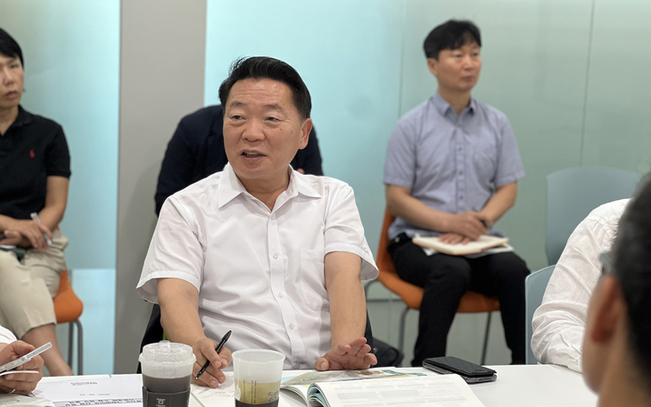 경기도의회 미래과학협력위원회 방성환 도의원이 4일 경기도청에서 열린 '경기도 그린바이오산업 육성 기본계획 수립 연구용역 중간보고회'에 참