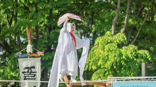 과천시 줄타기 공연 현장