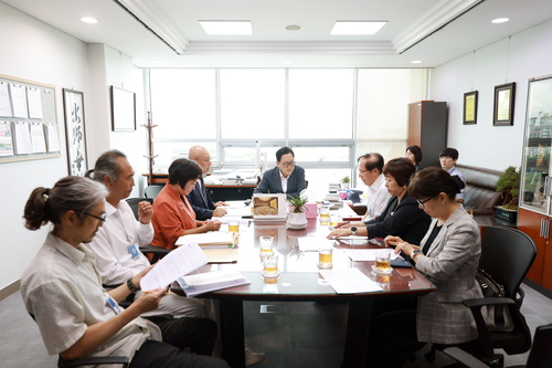 지민희 양평군의회 의장 2일 김선교 국회의원실에서 지역 발전 협력 방안 논의
