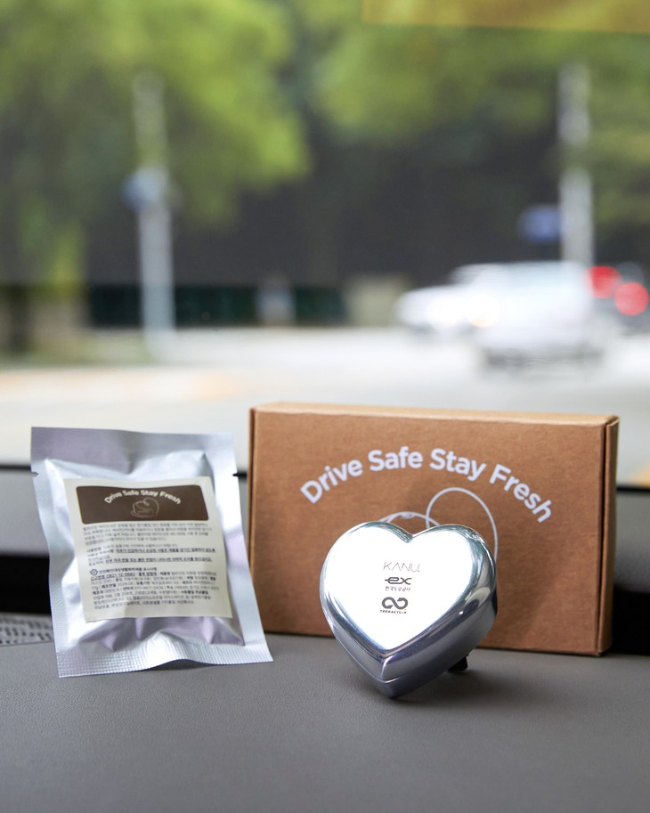 동서식품, 카누 캡슐 활용 차량용 방향제 제작 및 선물세트 종이 손잡이 적용