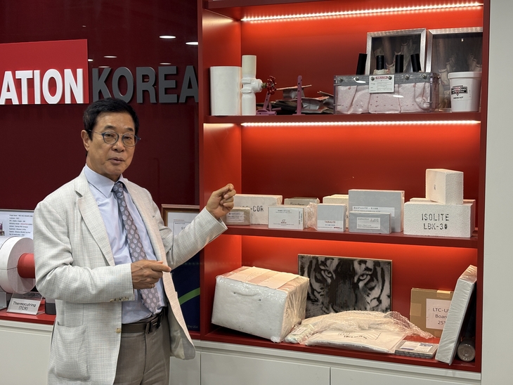 승수언 인슐레이션코리아 사장이 11일 서울 서초구 방배동 사옥에서 자사의 열관리·내화 자재와 엔지니어링 수행에 관해 설명하고 있다. 사진=정승현
