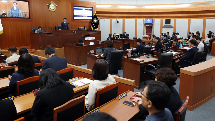오산시의회가 11일 제306회 임시회 제3차 본회의를 열고 12일간의 의사일정을 마무리하고 있다. 제공=오산시의회