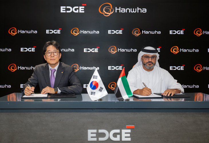 한화와 UAE 국영 최대 방산기업 에지(EDGE) 그룹이 지난 15일(현지 시간) 통합대공망 구축사업에 대한 주요조건합의서를 체결했다. 양기원 한화시스템 대