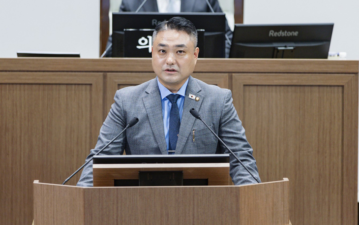 김상균 화성시의회 도시건설위원장이 제254회 제1차 정례회에서 발언하고 있다. 제공=화성시의회