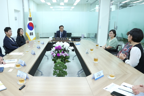 민경선 고양특례시장 21일 1층 열린 시장실에서 1호 초청 차담회 운영