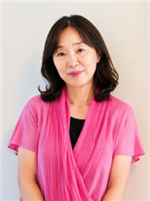 작품집에는 청송의 자연환경과 농촌마을의 일상