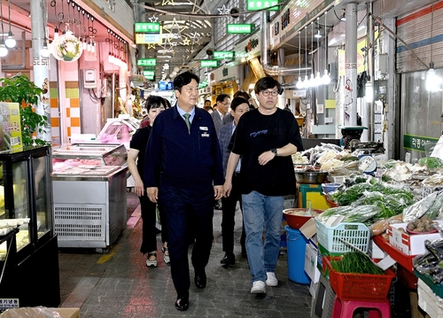 손배찬 파주시장 추석 앞두고 23일 금촌전통시장 방문