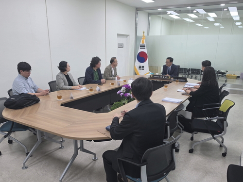 민경선 고양특례시장 22일 한국지방재정공제회 지방투자분석센터(LOMAC) 연구진과 면담