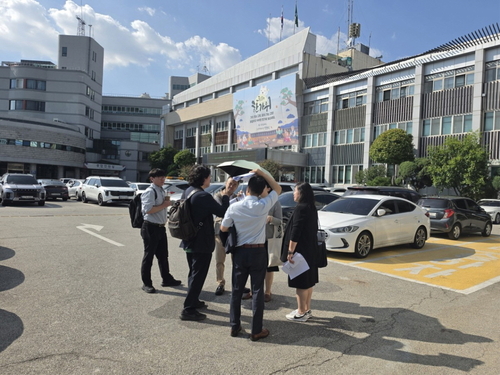 한국지방재정공제회 지방투자분석센터(LOMAC)LOMAC 연구진 22일 현 고양특례시 청사 점검
