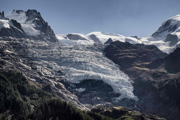 FRANCE-MOUNTAINS-CLIMATE-WEATHER-GLACIER