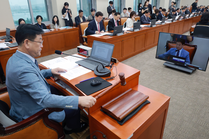지난 1일 국회 기후에너지환경노동위원회 전체회의가 열리고 있다. 사진= 연합뉴스