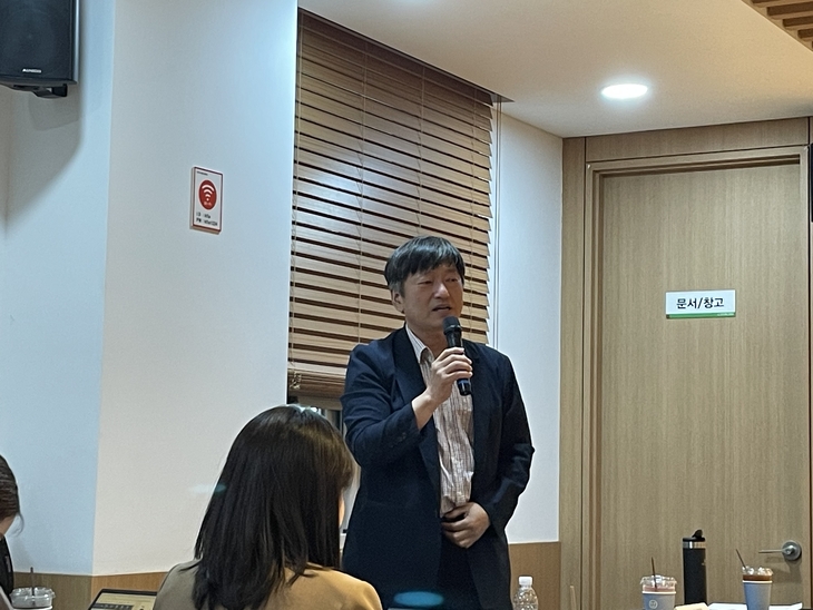 정용익 한국식품산업협회 상근 부회장이 발표하고 있다. 사진=조하니 기자