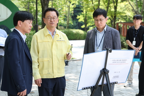 민경선 고양특례시장(왼쪽 두번째) 고양은평선 화수역 신설 현장점검(8월18일)