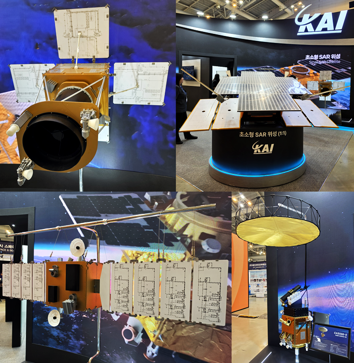 제2회 국제우주항공기술대전(AEROTEC 2026) 한국항공우주산업(KAI) 부스에 전시된 위성 목업들. 사진=박규빈 기자