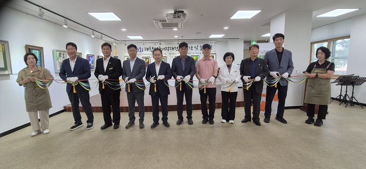 군위 서각인들 대한민국서각대전 전원 입상…전시·음악 어우러진 회원전 마련