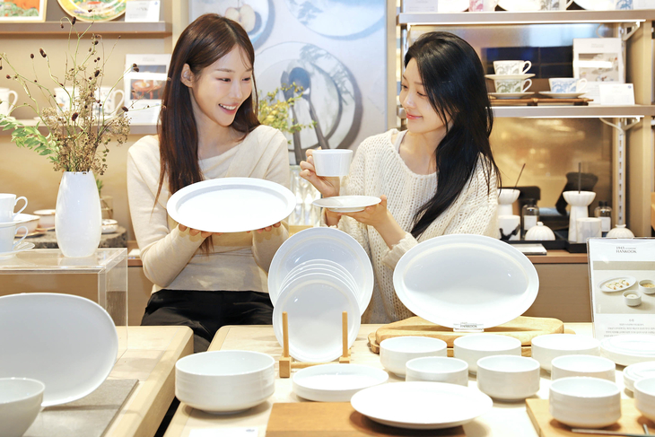 신세계백화점, 강남점서 한국도자기 '문화이트' 팝업 운영