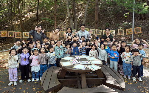 김원기 의정부시장 6일 의돌이어린이집 원아들과 직동근린공원에서 자연환경 체험