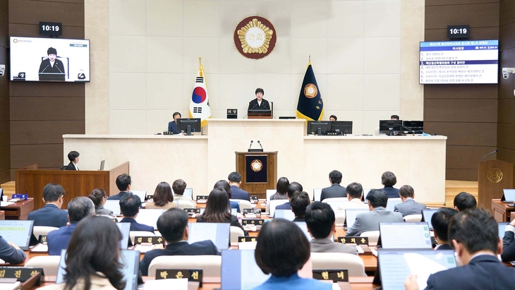 용인시의회가 12일 본회의장에서 제307회 임시회 제1차 본회의를 열고 안건 심의 일정에 들어갔다. 제공=용인시의회