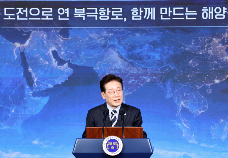 이재명 대통령, 북극항로 시범운항 격려사