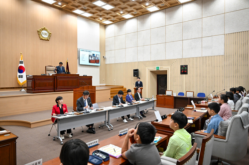 연천군의회 12일 전곡초등학교 대상 의회 견학 및 간담회 개최