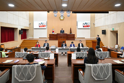 연천군의회 12일 전곡초등학교 대상 의회 견학 및 간담회 개최