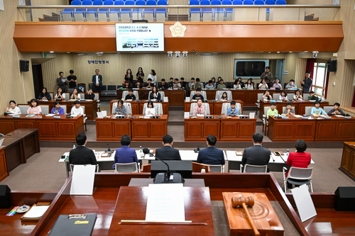 연천군의회 12일 전곡초등학교 대상 의회 견학 및 간담회 개최