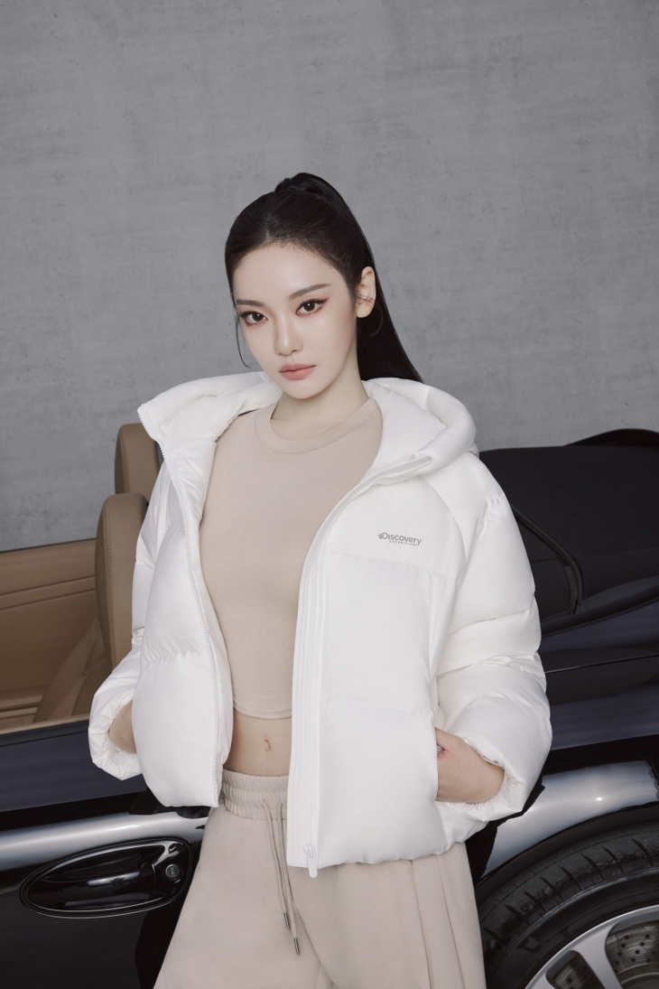 F&F 디스커버리, 에스파 닝닝과 겨울 숏패딩 화보 공개
