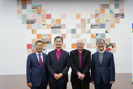 14일 인천 '강화도우리마을'에서 열린 상생 협력 15주년 기념행사를 마치고 풀무원 이우봉 총괄CEO-김장환 주교-김성수 대주교-우리마을 총괄원장 최