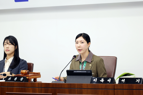 이옥비 제339회 시흥시의회(임시회) 예산결산특별위원장 회의 주재