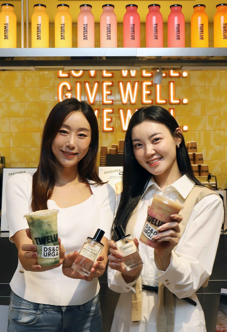 신세계백화점, 트웰브 원더바·디에스앤더가 협업 스무디 3종 선봬