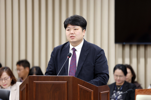 배지환 수원특례시의원, 학교사회복지사업 조례 심사보류에 아쉬움