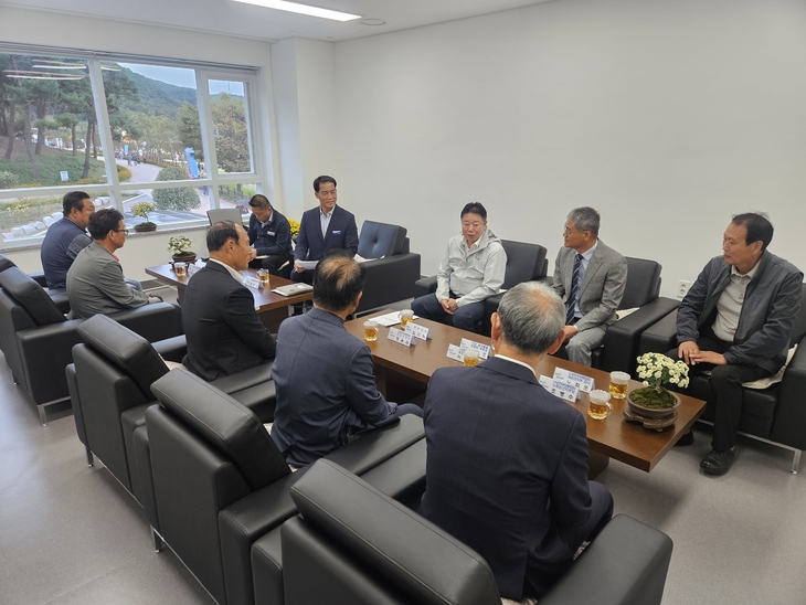 화순군, 양봉농가 현장 소통…산업 발전 모색