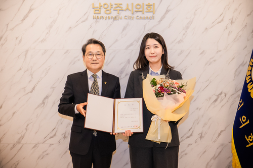 김진희 남양주시의회 의장-유하나 변호사(오른쪽)