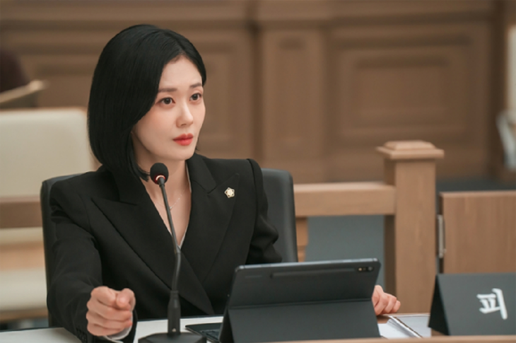 SBS 새 금토드라마 '굿파트너2'에서 차은경 역을 맡은 장나라가 법정에서 발언하는 장면. 제공=SBS