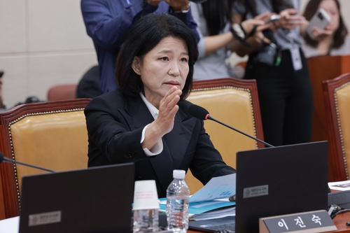 신상발언하는 국민의힘 이진숙 과방위원