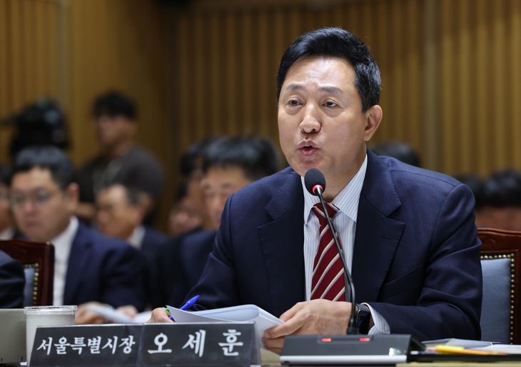 질의 답하는 오세훈 서울시장