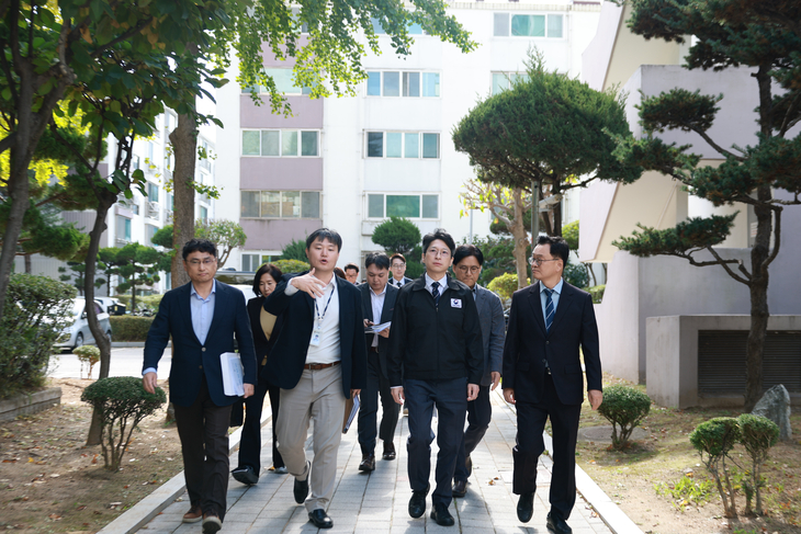일산신도시 정비사업 현장 점검하는 홍지선 국토교통부 장관